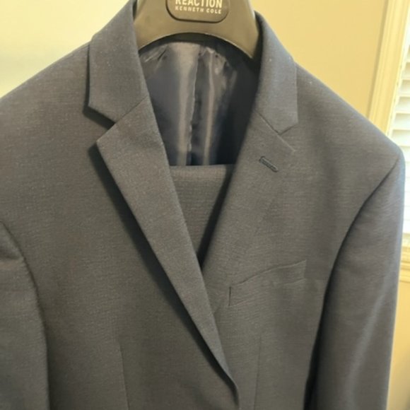 Kenneth Cole Reaction Other - Men's Kenneth Cole Reaction Suit